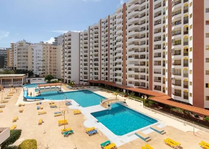 Rocha Apartment Club